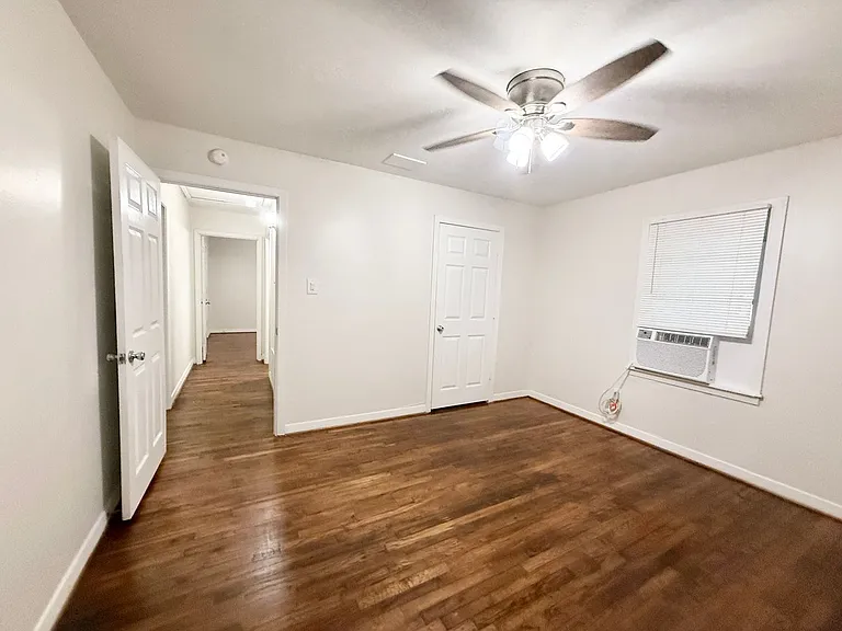824 S Anderson St — Photo 16