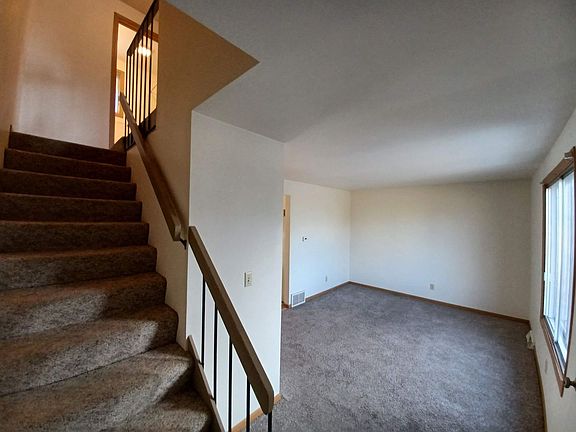 3rd image of 3727 Parkway Blvd #F