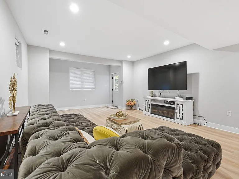 1231 Ingleside Ave — Photo 21