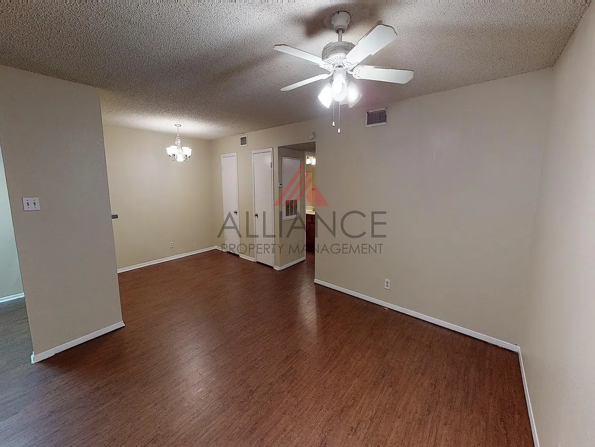 Building Photo - 7001 Sanger Ave #104