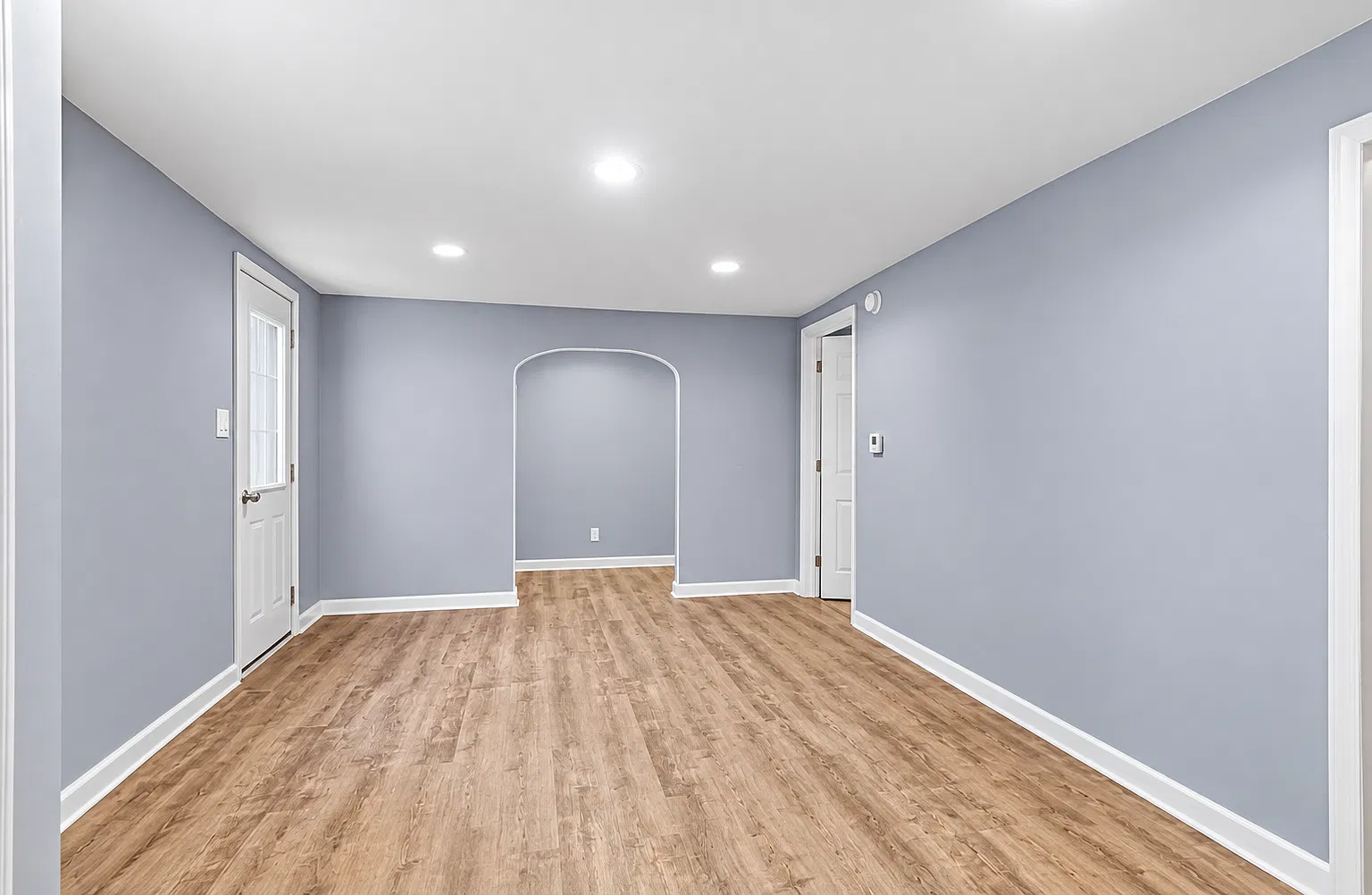 2 bed, 960 sqft, $2,345 — Photo 3