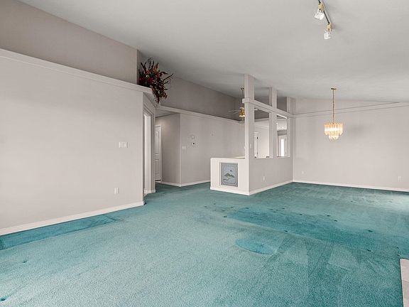 3rd image of 31445 Ridgeview Dr #9