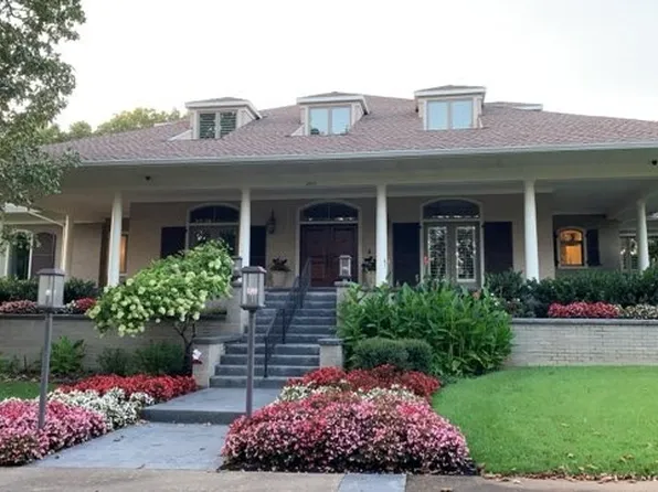2935 N Williamsburg Ln, Fayetteville, AR 72703