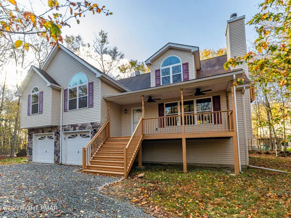 7170 Winnebago Dr, Pocono Lake, PA 18347