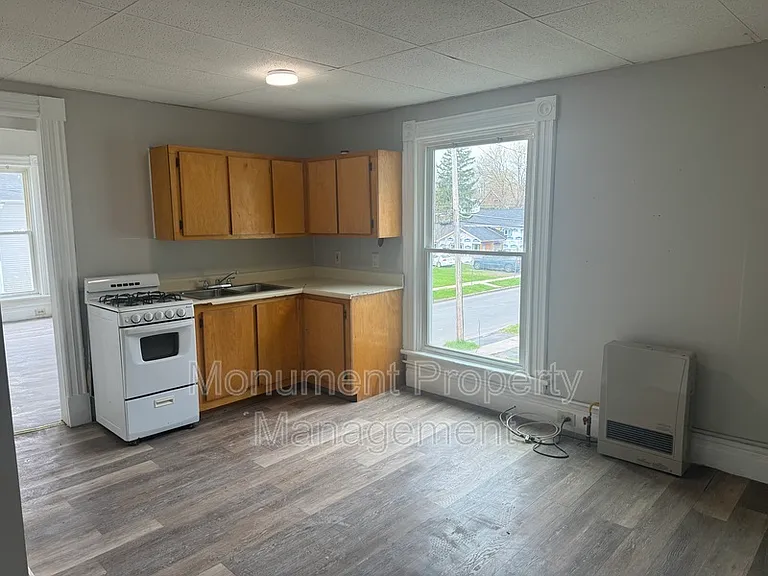 334 Clay St #5 — Photo 3