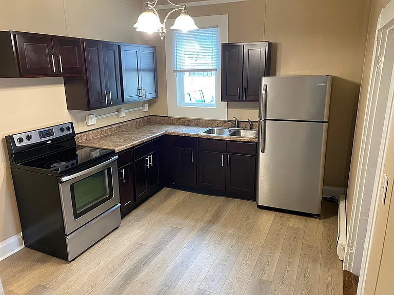 400 N Anderson St #400 — Photo 3
