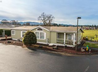 33720 SE Springlake Dr, Scappoose, OR