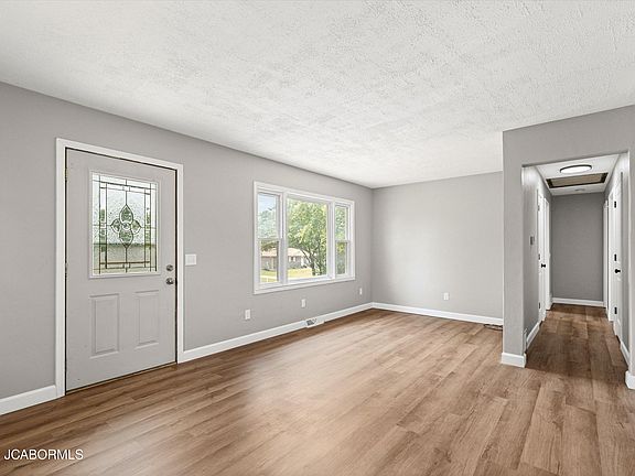 5th image of 214 E Center St