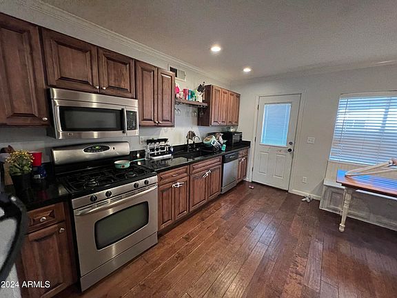 3rd image of 3042 W ACAPULCO Lane