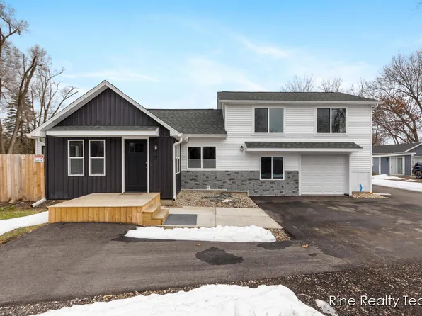 68199 Sassafras St, Edwardsburg, MI 49112