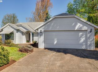 1360 N Locust St, Canby, OR 97013