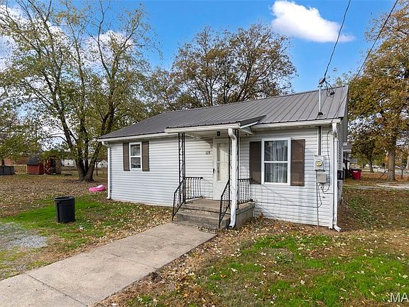 2nd image of 119 Truman St