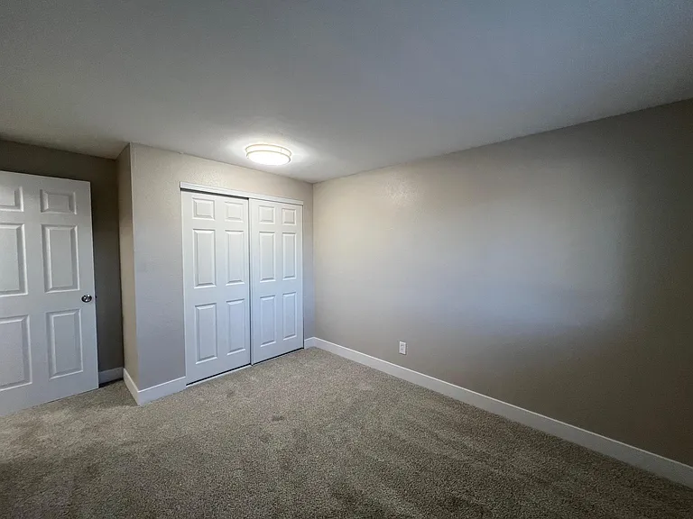 708 Browning Ave S #16 — Photo 20