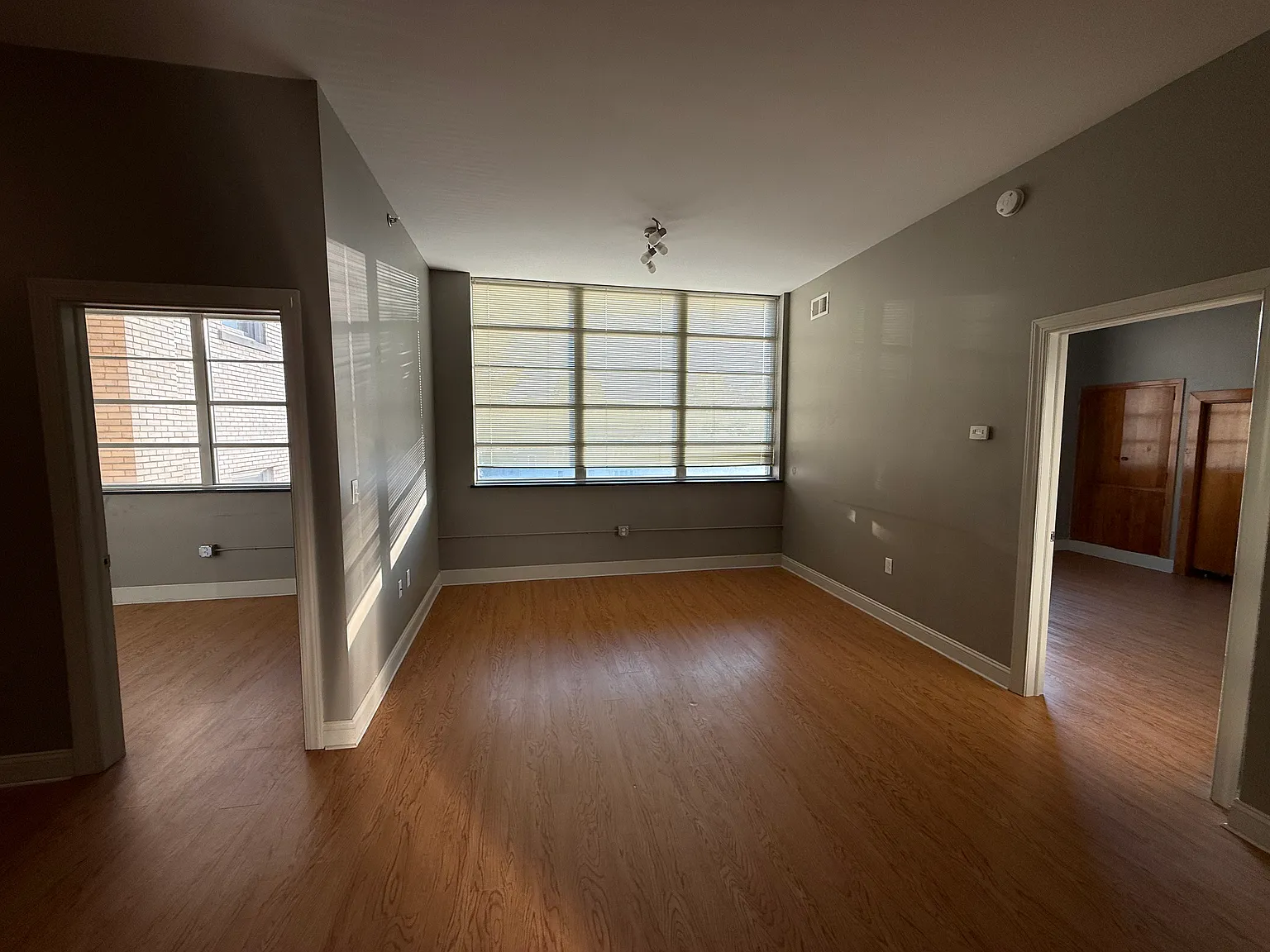 2 bed, 1400 sqft, $1,500 — Photo 2