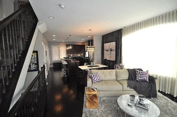 922 Warren Ave #201 — Photo 8