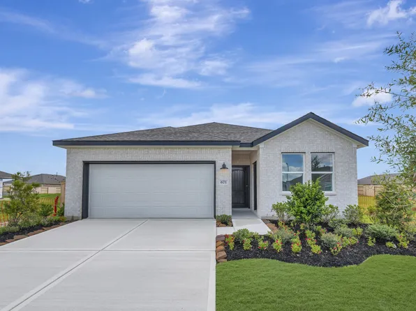 671 Daniels Lake Ln, Dayton, TX 77535