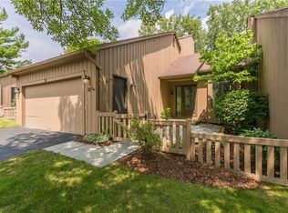30 Sky Ridge Dr, Rochester, NY 14625