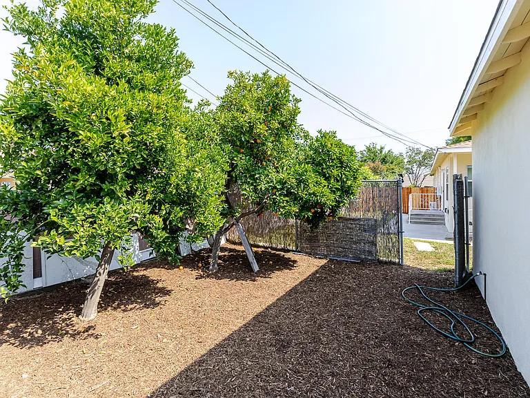 801 Elm Ave #B — Photo 7