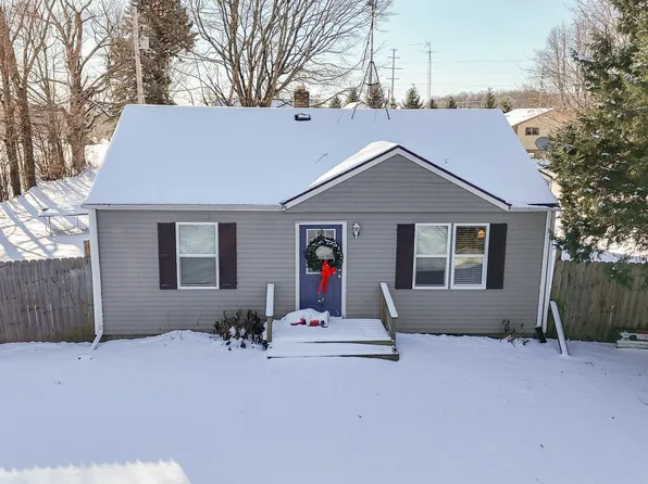 7076 Beaver Dr, Eau Claire, MI 49111