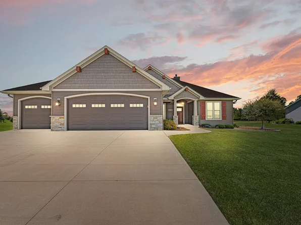 N6062 Hideaway Ln, Fond Du Lac, WI 54937