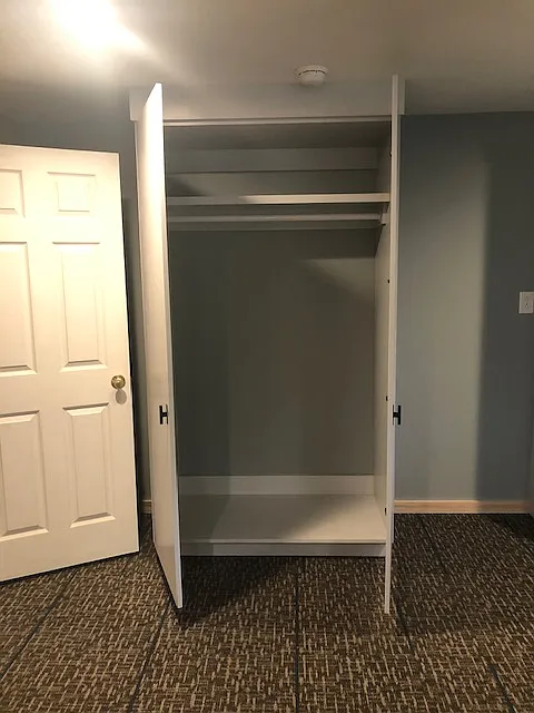 1 bed, 930 sqft, $1,900 — Photo 4