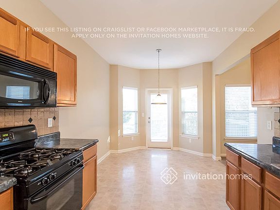 5th image of 330 Fairpointe Pl