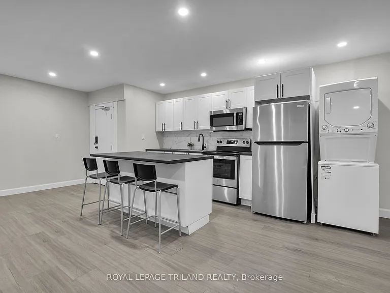 425 McKenzie Ave #1 — Photo 4