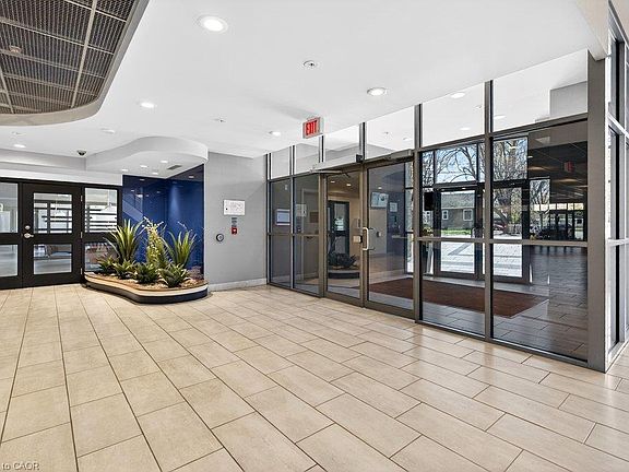 4th image of 551 Maple Ave #612