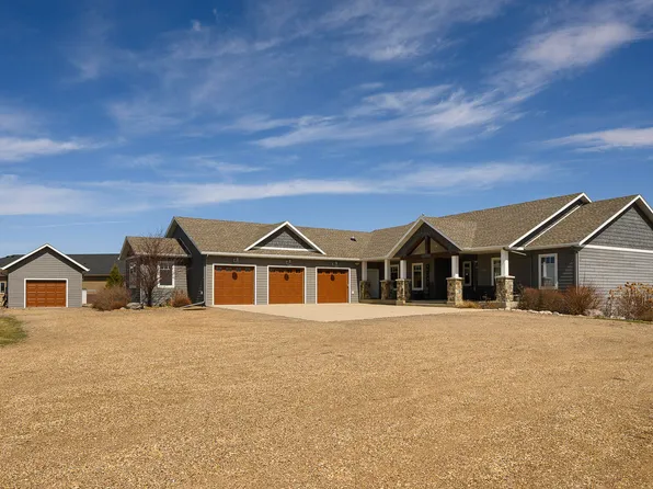 2363 Brome Ln N, Mandan, ND 58554