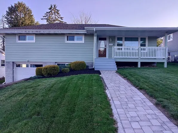 905 Woodmere Ave, Dickson City, PA 18447