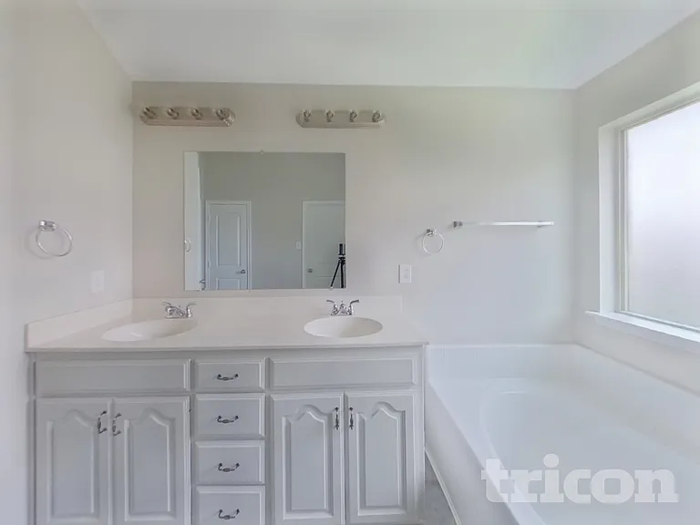 157 Spring Hollow Dr — Photo 11