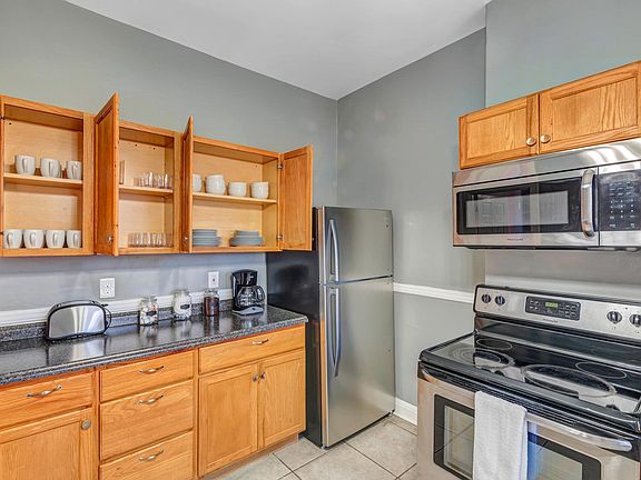 4th image of 2109 Russell Blvd #2W