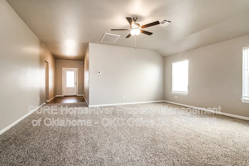 4 bed, 2.0 bath, 1802 sqft, $1,845 — Photo 3