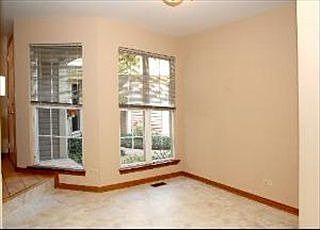 4th image of 703 Clover Hill Ct