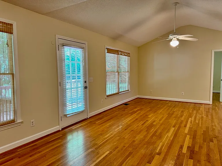 246 Rectory St — Photo 9