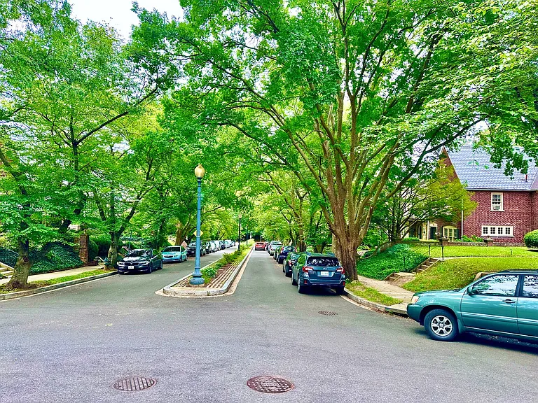 4422 Greenwich Pkwy NW — Photo 65