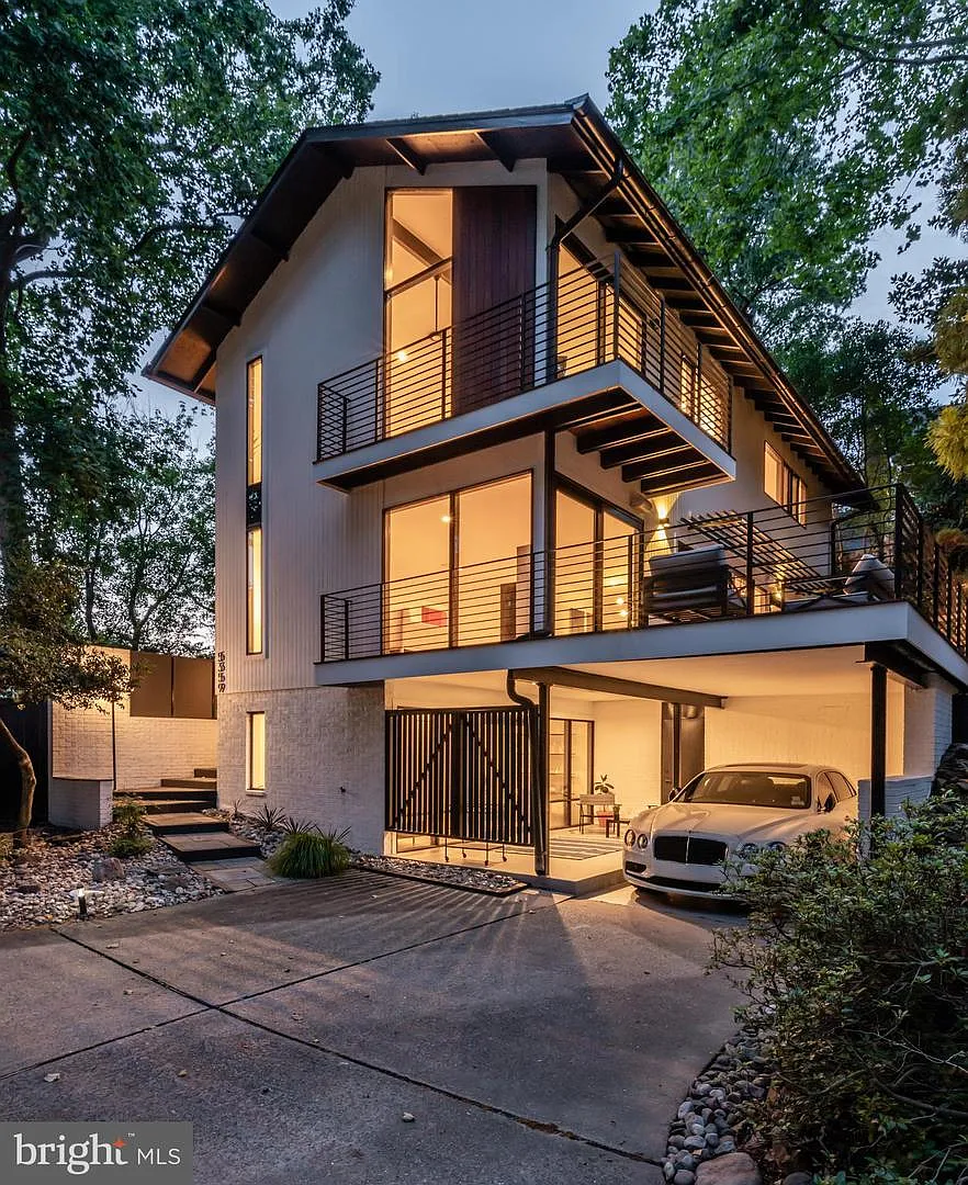 5359 Macarthur Blvd NW photo 1