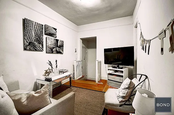 Rented by Bond New York | media 44