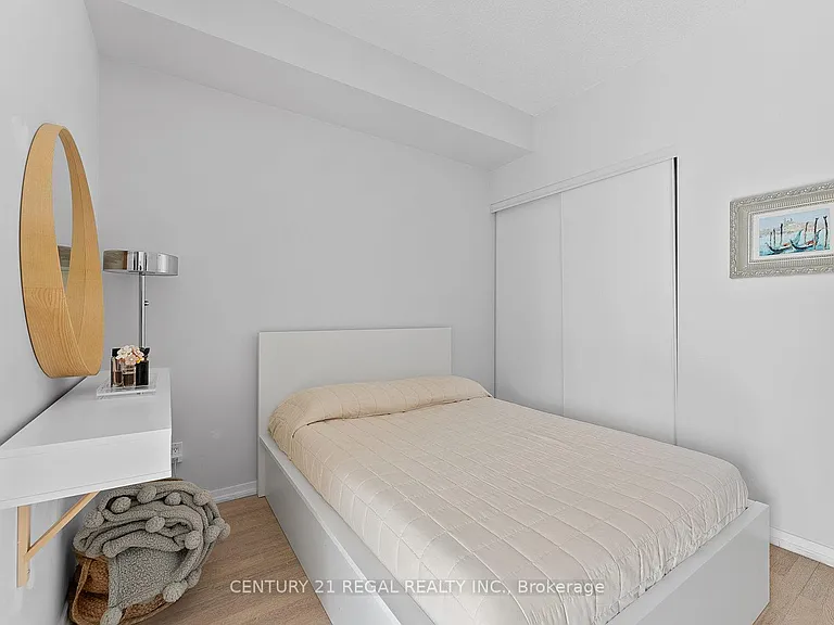 103 The Queensway #1307 — Photo 21