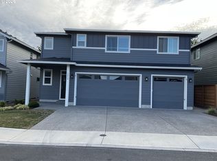 1054 NE Regan Hill Loop, Estacada, OR 97023