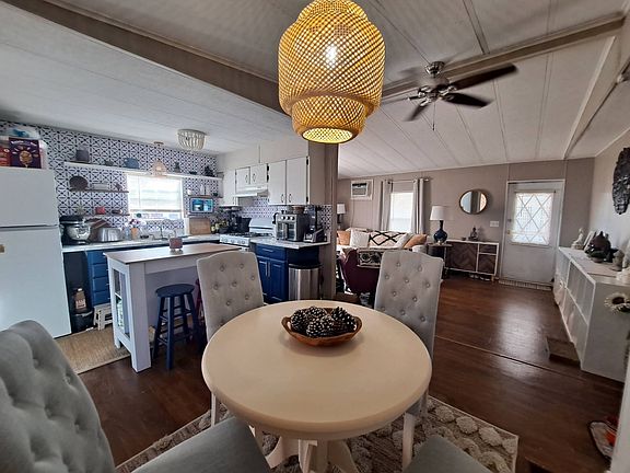 5th image of 937 Sabal Palm Dr #917