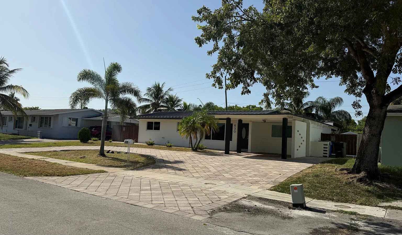 4 bed, 2.0 bath, 1261 sqft, $4,500 — Photo 2