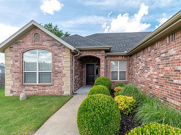 3rd image of 5092 Tumbleweed St