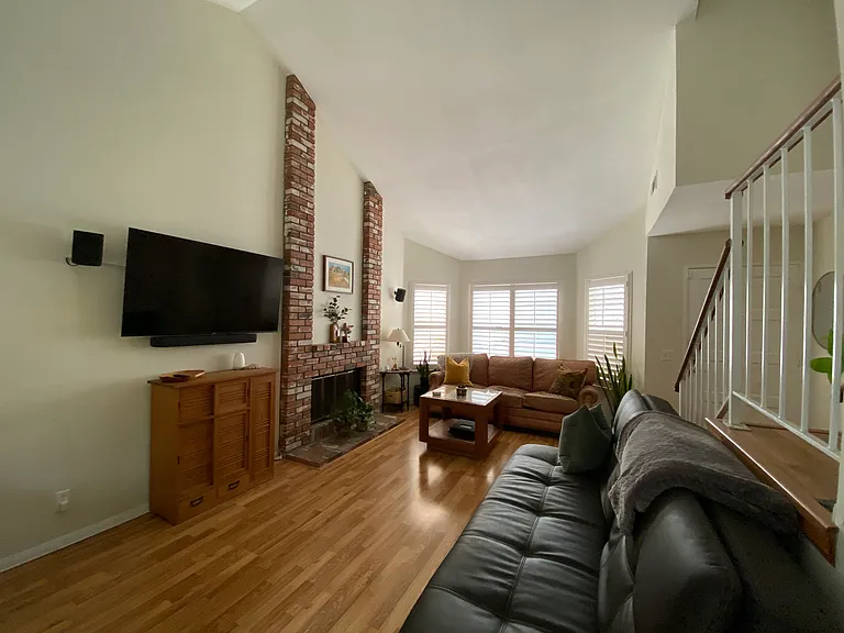 4231 Simsburry Cmn — Photo 2