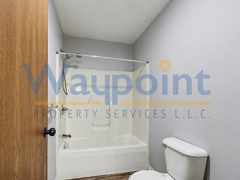 632 E Washington St #1 — Photo 3