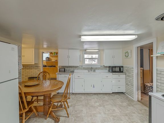 5th image of 115 N Washington St