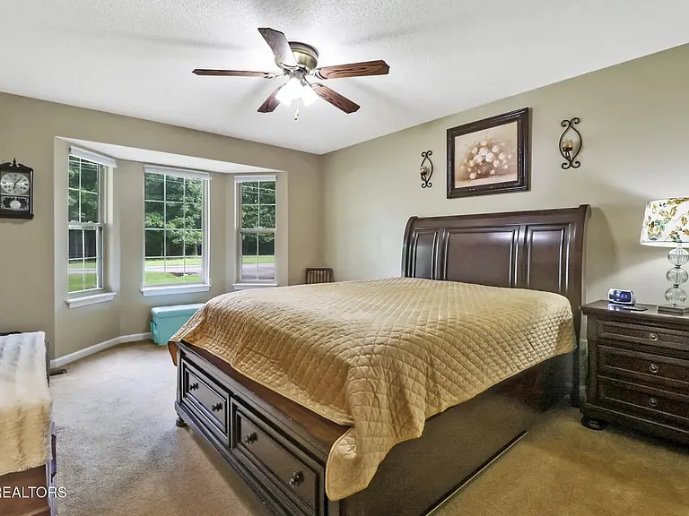 144 Pomeroy Dr — Photo 26