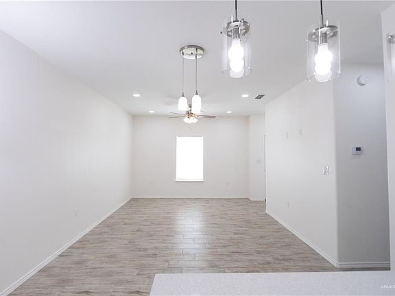 5th image of 2200 Valley Cir #B