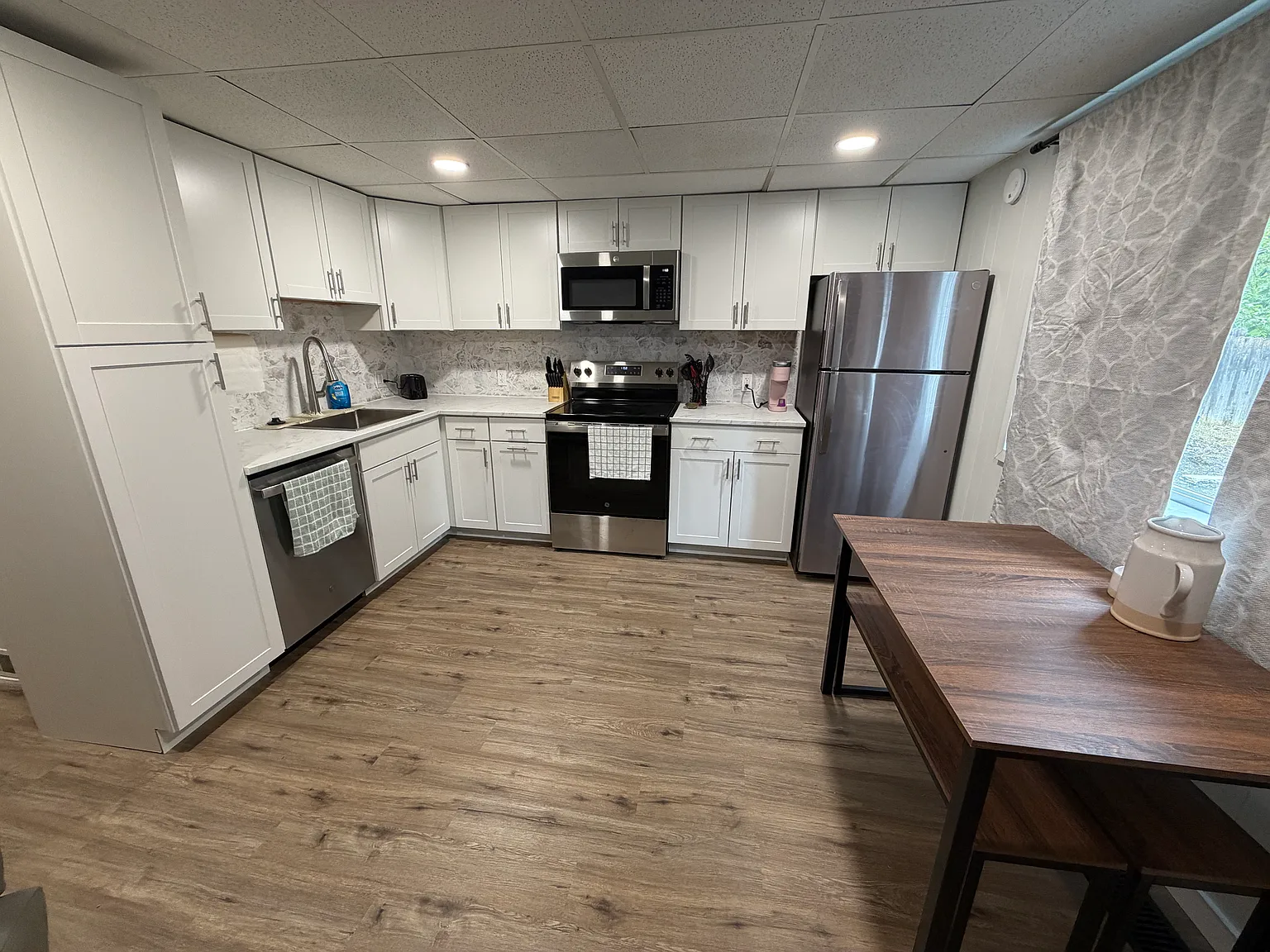 2 bed, $3,000 — Photo 2