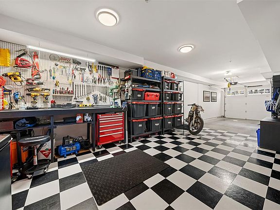 4th image of 370 Latoria Blvd #20